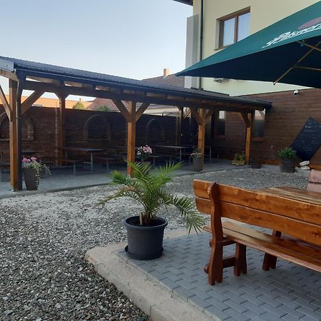 Penzionmoravia Moravská Nová Ves Exteriör bild